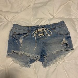 Billabong tie up shorts